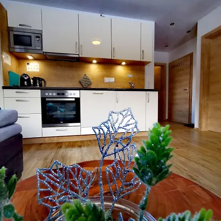 Bergblick Mit 3 Schlafzimmer Apartment *