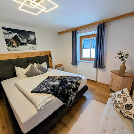 Haus Dirol Lägenhet