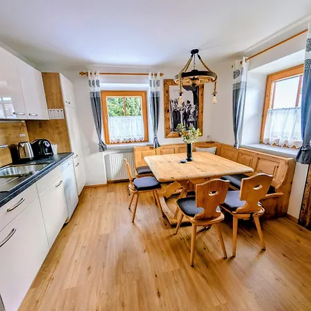 Appartement Haus Dirol *