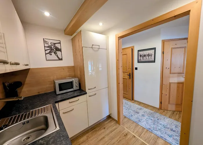 Haus Dirol Apartment *